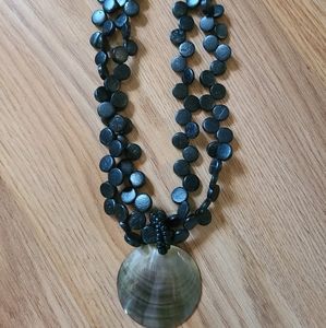 ‼️5/$10 Clearance‼️ NY Black Beaded and Shell Necklace